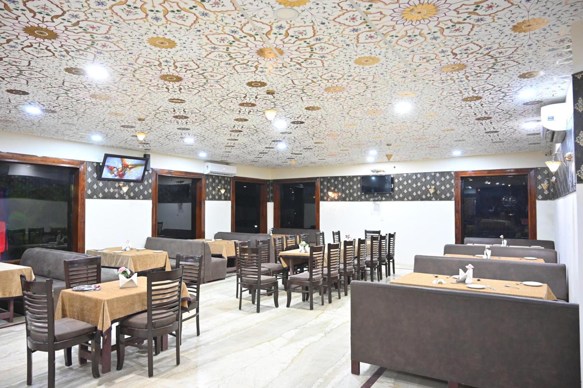 Orchha Club And Resort - Ocr Kültér fotó