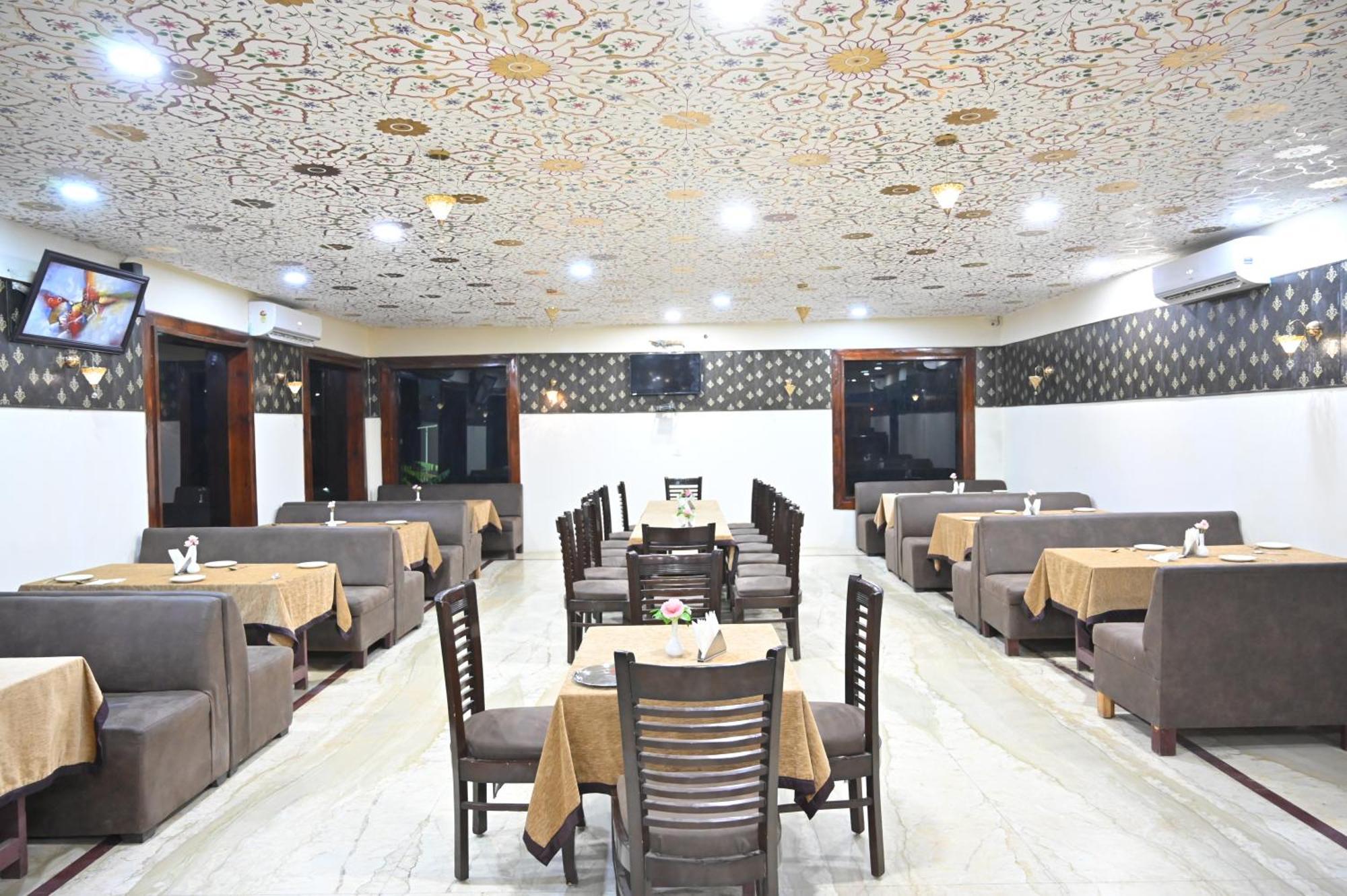 Orchha Club And Resort - Ocr Kültér fotó